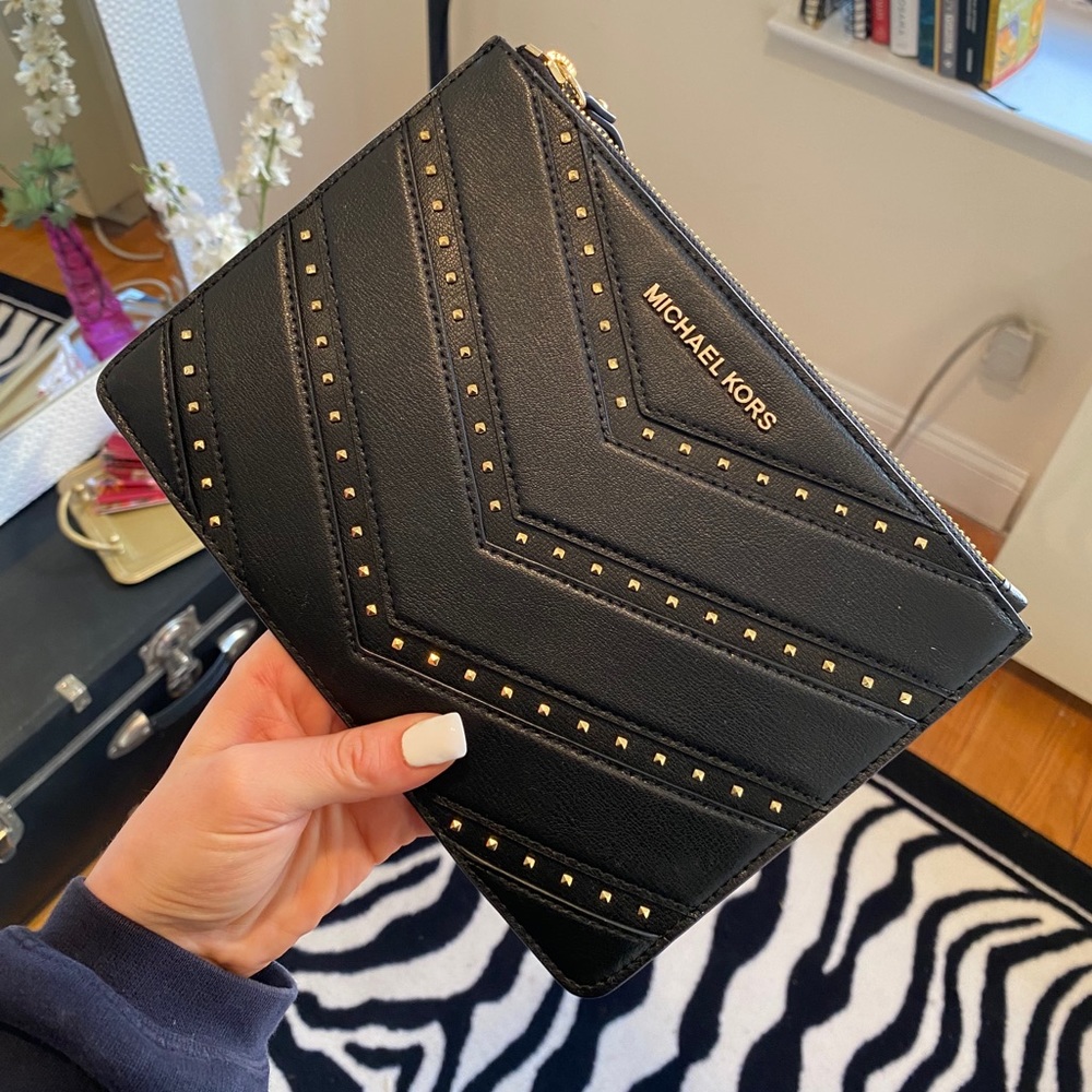 Brand New With Tags Michael Kors Wristlet ✨